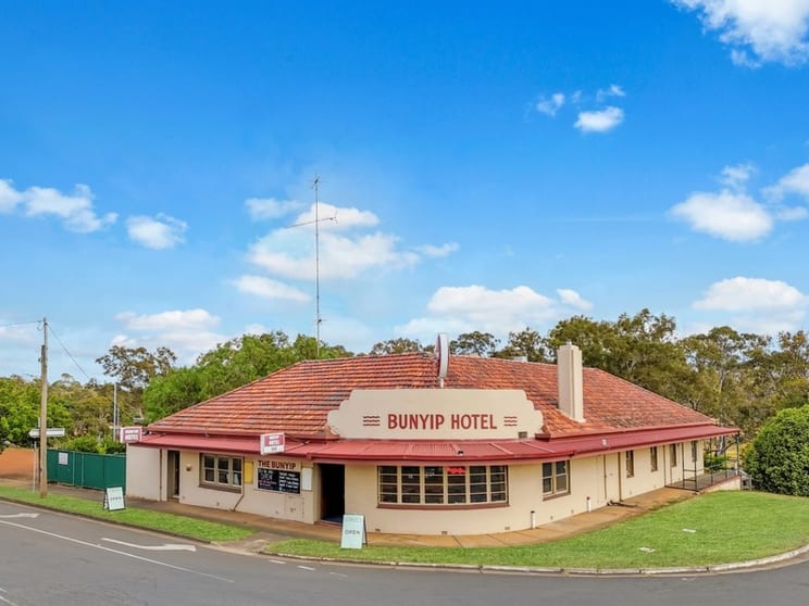 A Rare Lifestyle Opportunity Iconic Bunyip Hotel Business for Sale A Rare Lifestyle Opportunity Iconic Bunyip Hotel Business for Sale