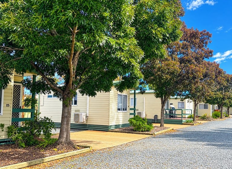 LEASEHOLD - BIG 4 Cabin Park Hay, NSW - 1P0183 LEASEHOLD - BIG 4 Cabin Park Hay, NSW - 1P0183