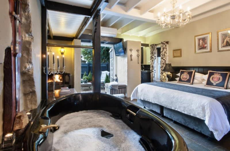 Boutique Motel for Sale-6 Vintage-Style Lofts Boutique Motel for Sale-6 Vintage-Style Lofts
