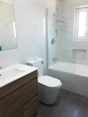 Bathroom Renovators Warehouse - Franchise Opportunities (Bathroom Renovations)
                         