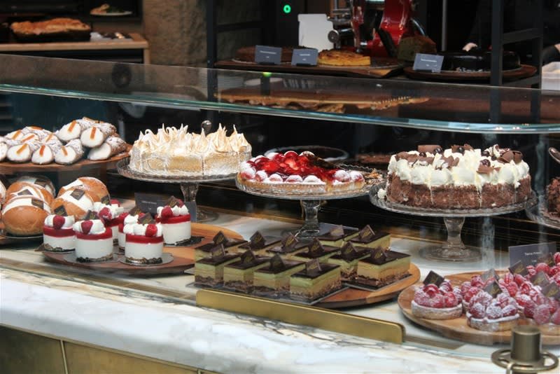 Large Comm'l Catering Prod. Kitchen near Richmond for Sale Large Comm'l Catering Prod. Kitchen near Richmond for Sale