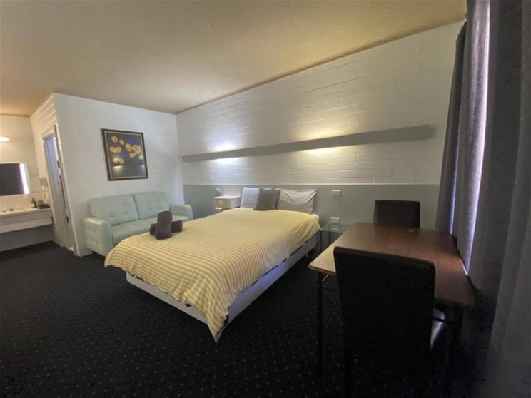 12-Room Leasehold Motel Offering Strong Profits, a 30-Year Lease & Lifestyle Opportunity 12-Room Leasehold Motel Offering Strong Profits, a 30-Year Lease & Lifestyle Opportunity