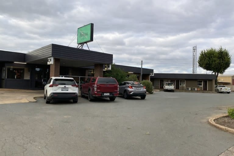 The Wallenjoe Hotel & Potential Motel  Prime Freehold on the Midland Hwy Stanhope