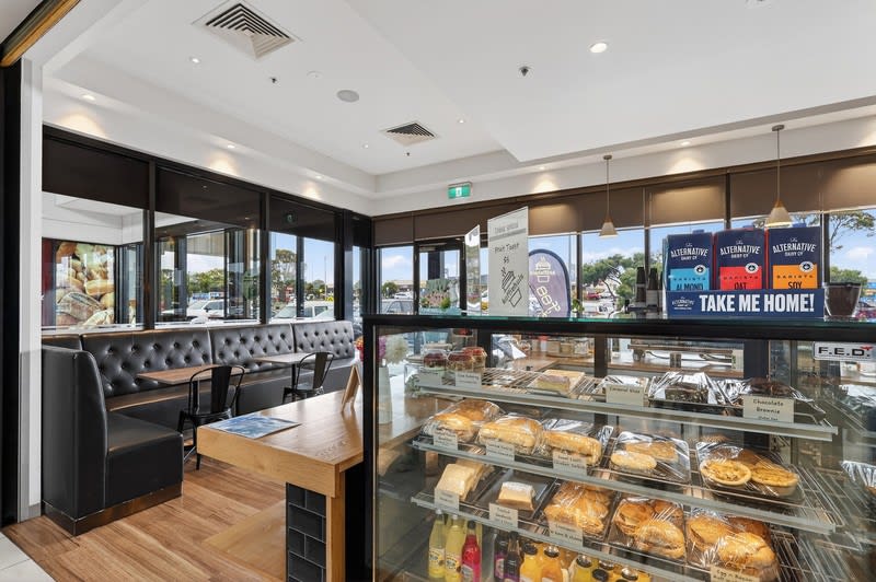 Be Your Own Boss! - Well Established Cafe /coffee Shop In Busy Shopping Centre