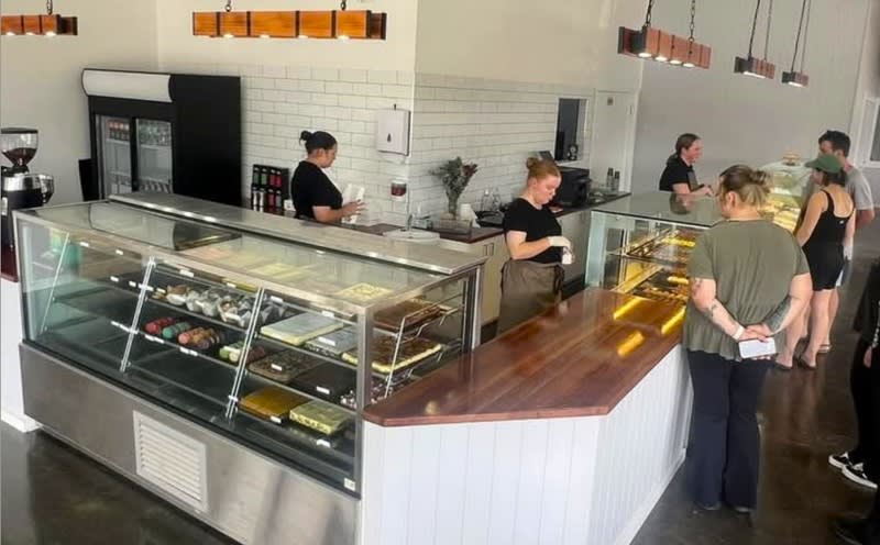 LEASEHOLD - Mountains Of Chocolate Cafe, Ararat VIC - 1P0588 LEASEHOLD - Mountains Of Chocolate Cafe, Ararat VIC - 1P0588