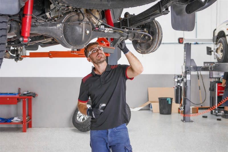 $373K Avg PEBITDA | Automotive & Suspension | North Brisbane $373K Avg PEBITDA | Automotive & Suspension | North Brisbane
