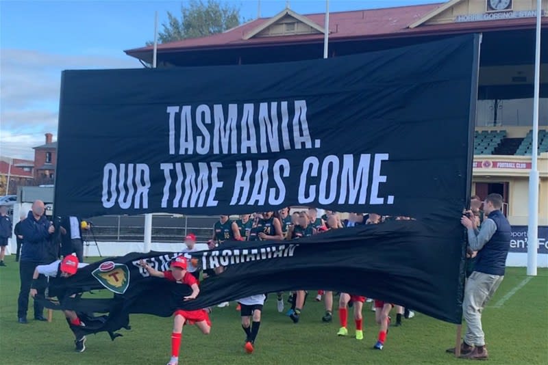 Profitable Football Banner Manuf. Business  SE Melbourne