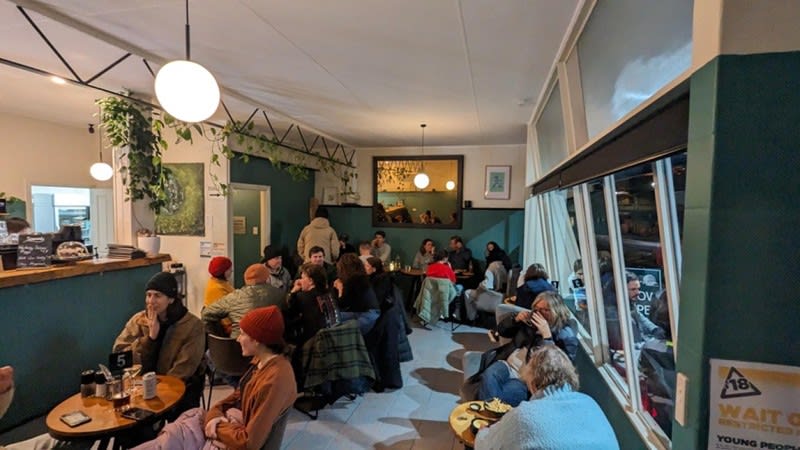Queenstown Wine Bar Proven, Lifestyle + Upside Queenstown Wine Bar Proven, Lifestyle + Upside