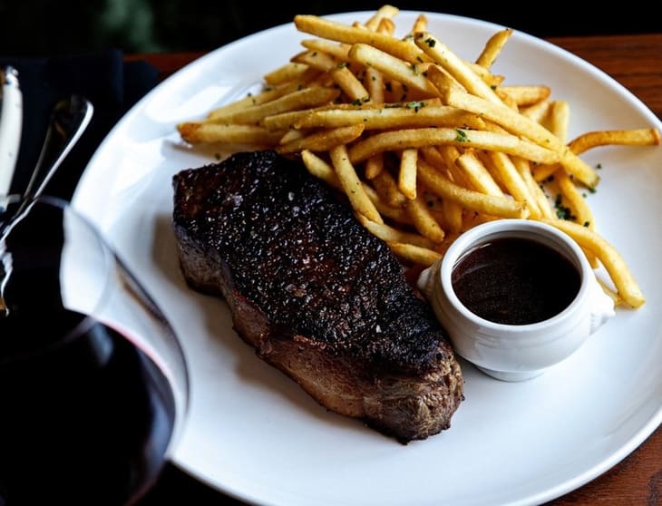 RESTAURANT & BAR - WINDSOR - Price $145,000