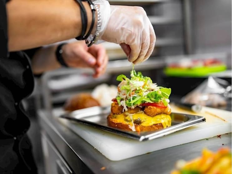 Established 5-Store QSR Group | Burger & Taco Brand Established 5-Store QSR Group | Burger & Taco Brand