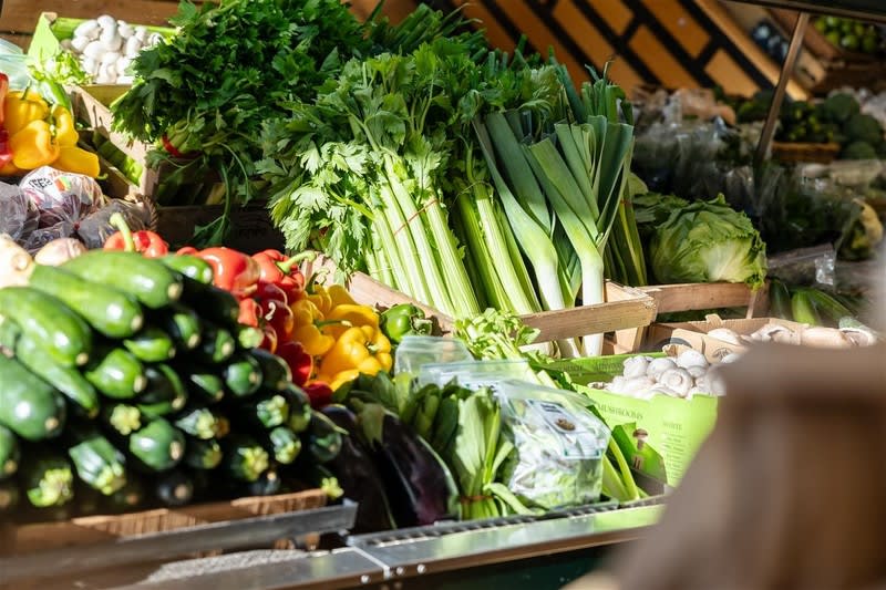 Fresh Local Produce - Speciality Foods - Fruit & Veg Boxes Fresh Local Produce - Speciality Foods - Fruit & Veg Boxes