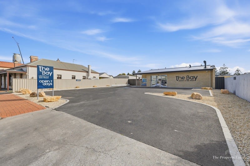 Thriving Coastal Freehold & Business Opportunity Thriving Coastal Freehold & Business Opportunity