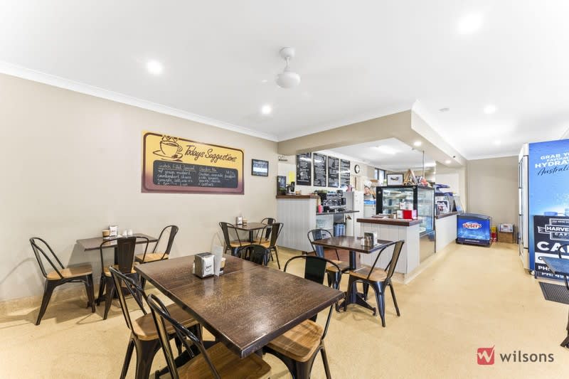 Thriving takeaway - cafe in busy retail/industrial - homemaker centre Thriving takeaway - cafe in busy retail/industrial - homemaker centre