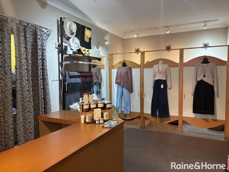 DIDI'S OF DENMARK - Stylish Boutique Opportunity in the Heart of Denmark DIDI'S OF DENMARK - Stylish Boutique Opportunity in the Heart of Denmark