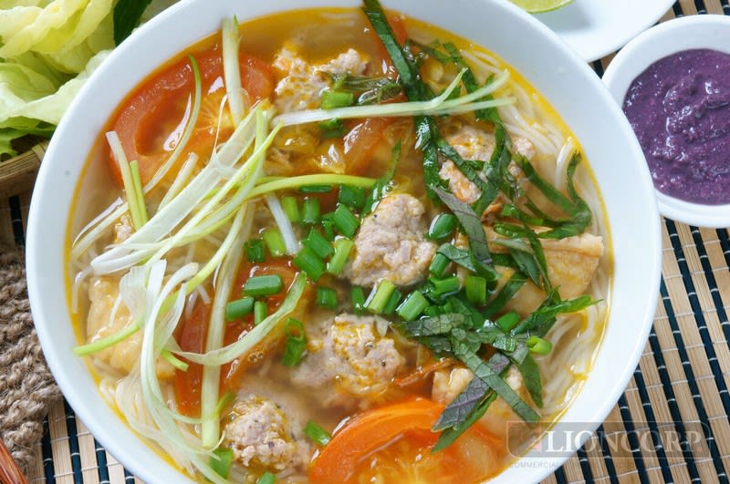 Cozy and iconic Vietnamese pho dining restaurant in prime CBD location! -- Rare as Hen's Teeth!