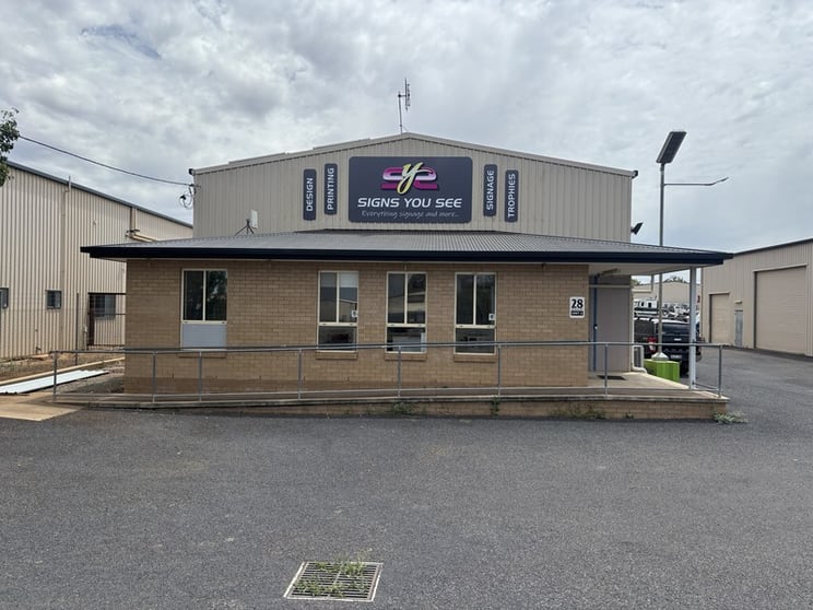 Established Signage & Solar Lighting - Central West NSW Opportunity Established Signage & Solar Lighting - Central West NSW Opportunity