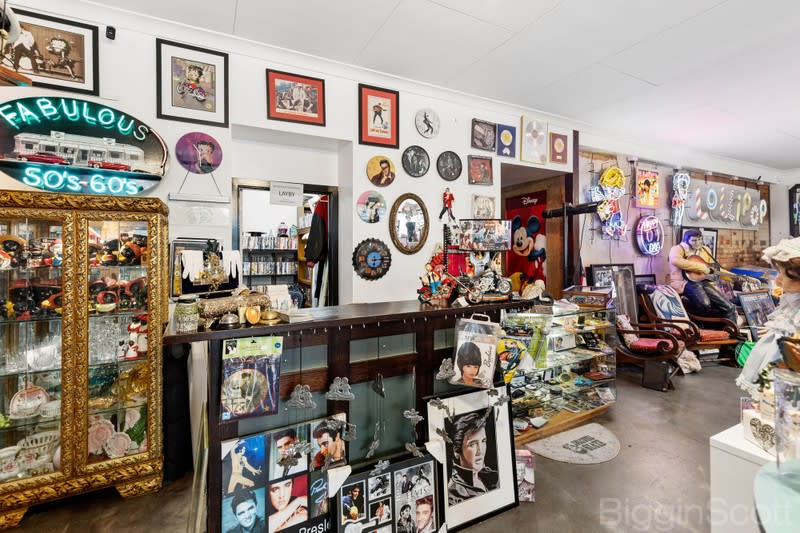 Established Collectables, Antiques & Memorabilia Business