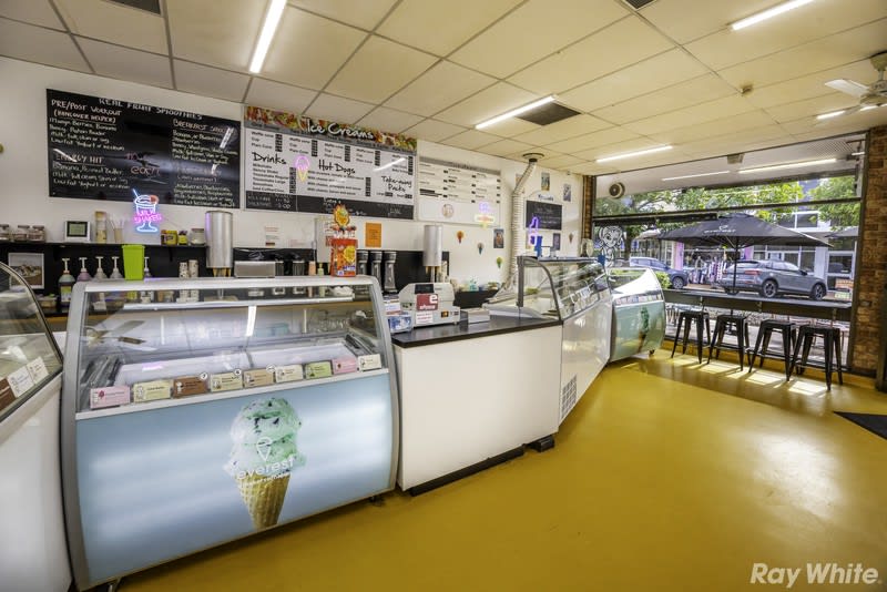 Prime Main Street Hospitality Business with Strong Tourist Trade