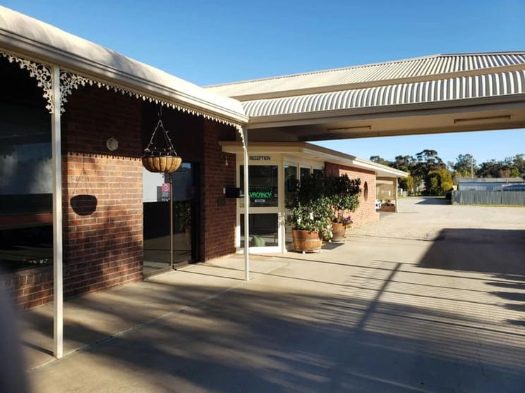 Secure Lease, Booming Area And Making Money With Development Happening In Area - 89ml Secure Lease, Booming Area And Making Money With Development Happening In Area - 89ml