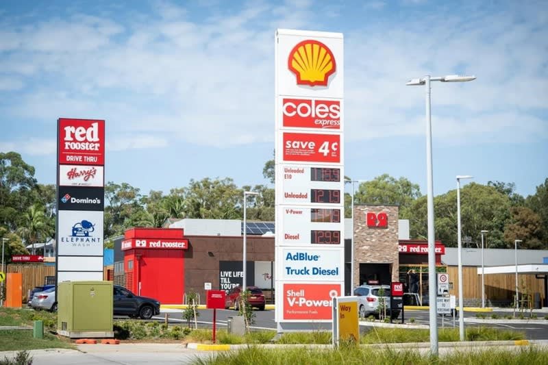 Available - Red Rooster Bomaderry! Happening service centre, Long lease, good growth trend.
