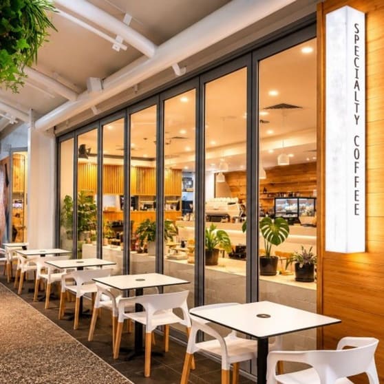 Established Licensed Caf? - Mermaid Waters - ALL GENUINE OFFERS CONSIDERED (Ref: Listing #260)