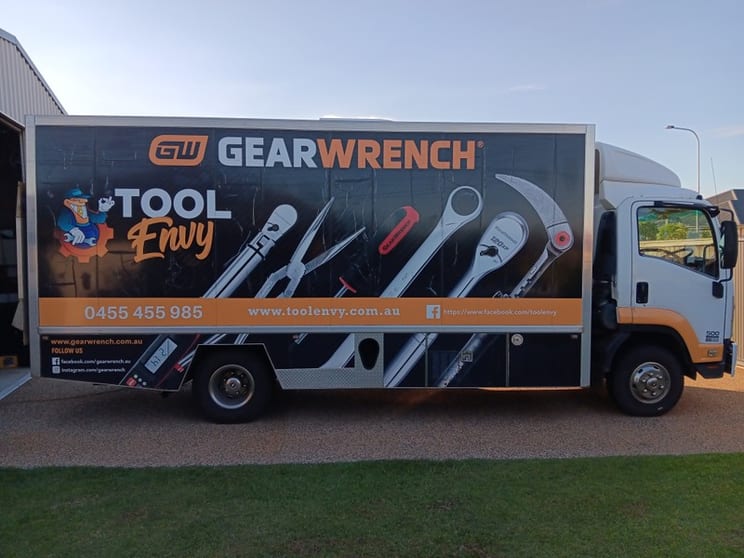 Talk tools with your mates during a 7 day fortnight with this mobile business