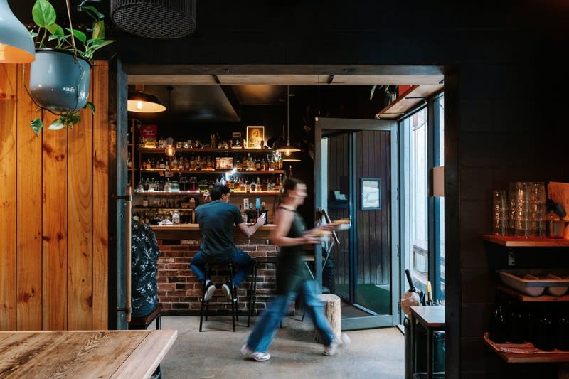 LEASEHOLD - Tomahawks Bar & Eatery, Bright VIC - 1P0589 LEASEHOLD - Tomahawks Bar & Eatery, Bright VIC - 1P0589