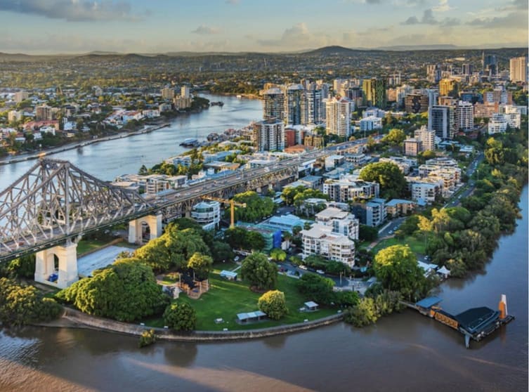 Kangaroo Point Complexes with BIG income!!