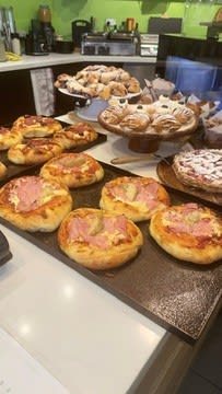 Well Known Café Chatswood 5-days P/w Well Known Café Chatswood 5-days P/w