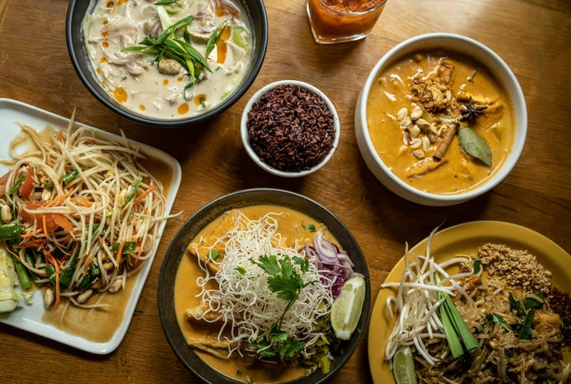 Fully Managed Asian Restaurant Net Profit over $2,300 per week, trading 18 Hrs a Week- 5 Days!