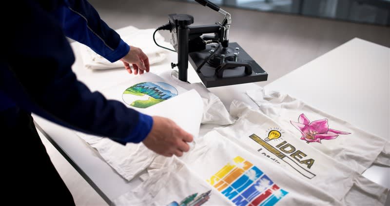Established Custom Printing and Manufacturing Business  Ref: 11562