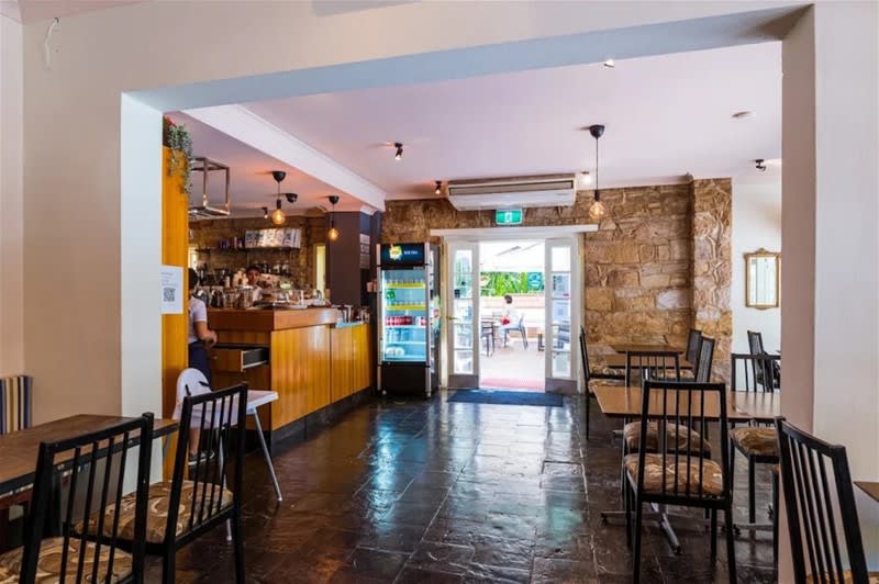 North Sydney Cafe & Pizzeria - Fully Fitted Venue + Outdoor Area