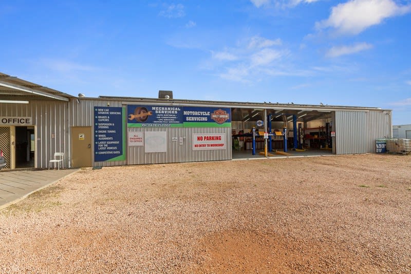 Fully Equipped Automotive Workshop Opportunity In North Moonta