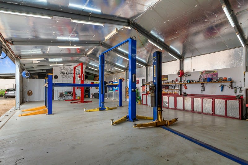 Fully Equipped Automotive Workshop Opportunity In North Moonta