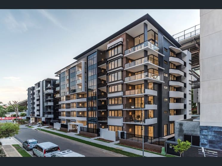 Riverfront Prestige. Blue-Chip Income. Brisbane's Best Lifestyle. Riverfront Prestige. Blue-Chip Income. Brisbane's Best Lifestyle.