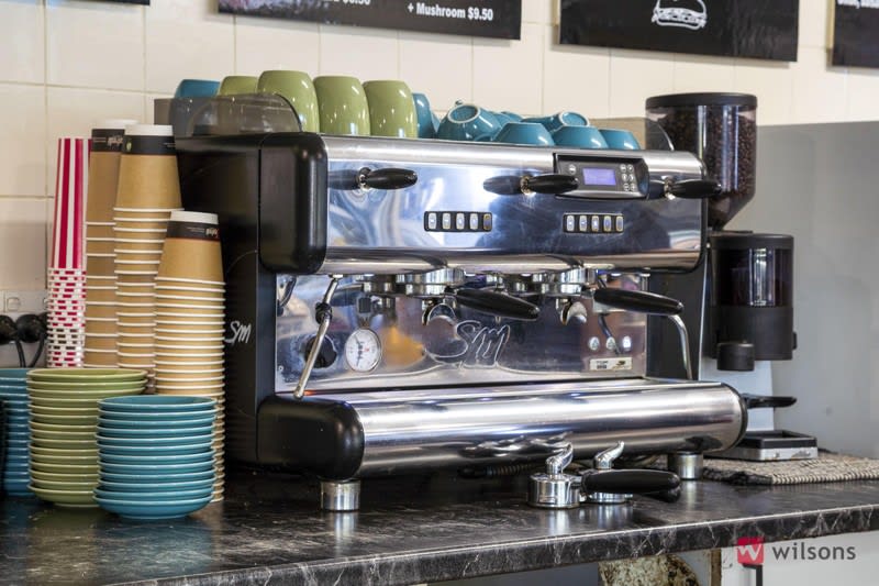 Thriving takeaway - cafe in busy retail/industrial - homemaker centre Thriving takeaway - cafe in busy retail/industrial - homemaker centre