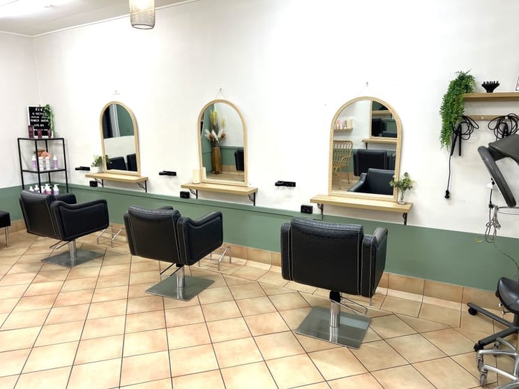 Modern Hair Salon - Loyal Clients Modern Hair Salon - Loyal Clients