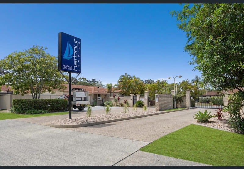 High Net Business with Free Standing Residence High Net Business with Free Standing Residence