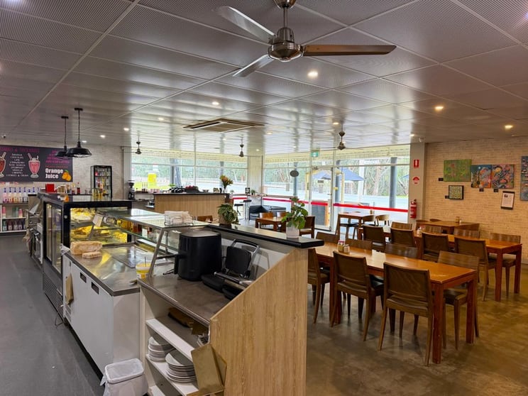LEASEHOLD - The Border Bridge Cafe, Barooga NSW - 1P0619