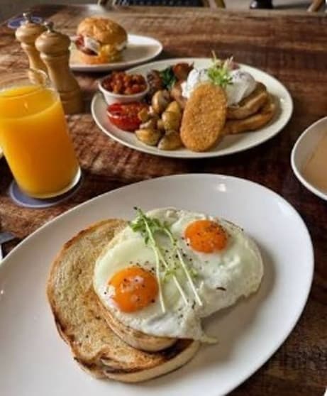 Established Cafe - Prime High-traffic Location