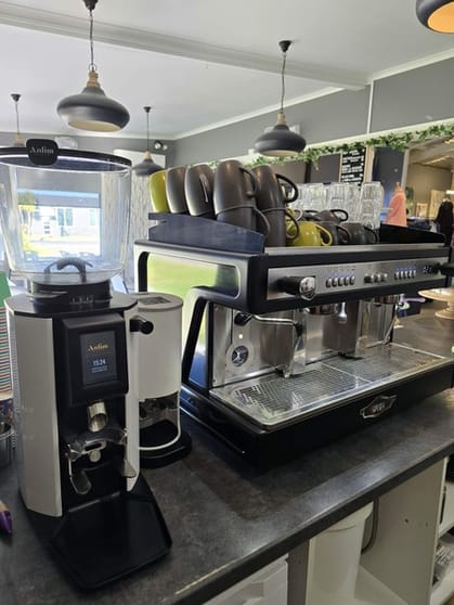 Exceptional Cafe & Lifestyle Store In Seaside Location Exceptional Cafe & Lifestyle Store In Seaside Location