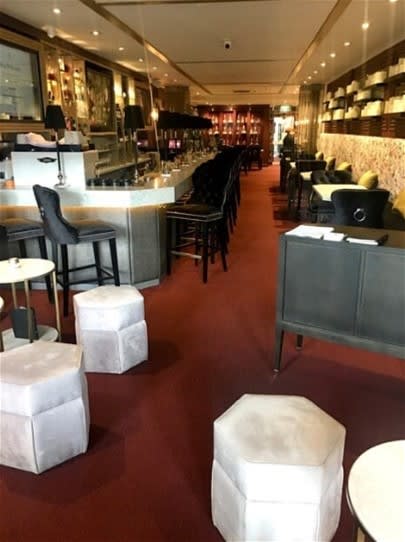 SUPER URGENT SALE Beautifully presented Bar/Restaurant SUPER URGENT SALE Beautifully presented Bar/Restaurant