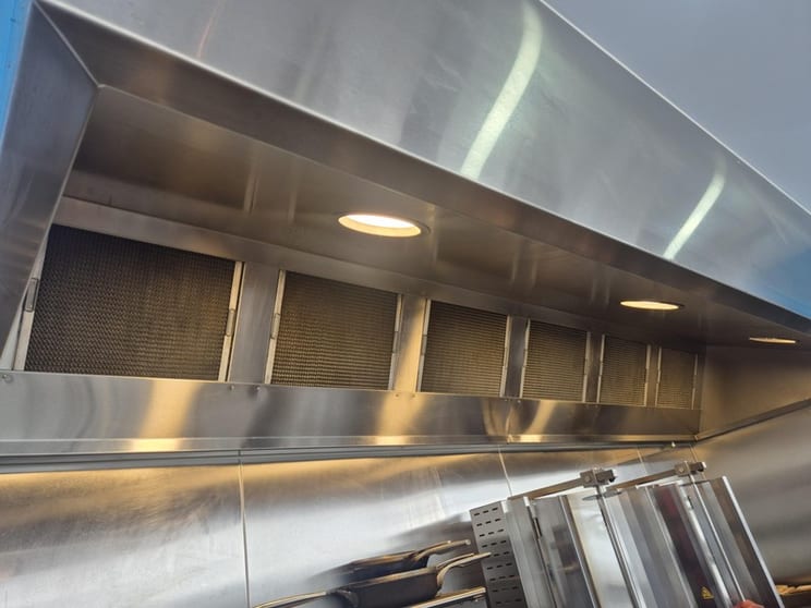 Sensational Waterfront Restaurant & Bar $150,000 Fit-out Chattel Sale Only $79,000
