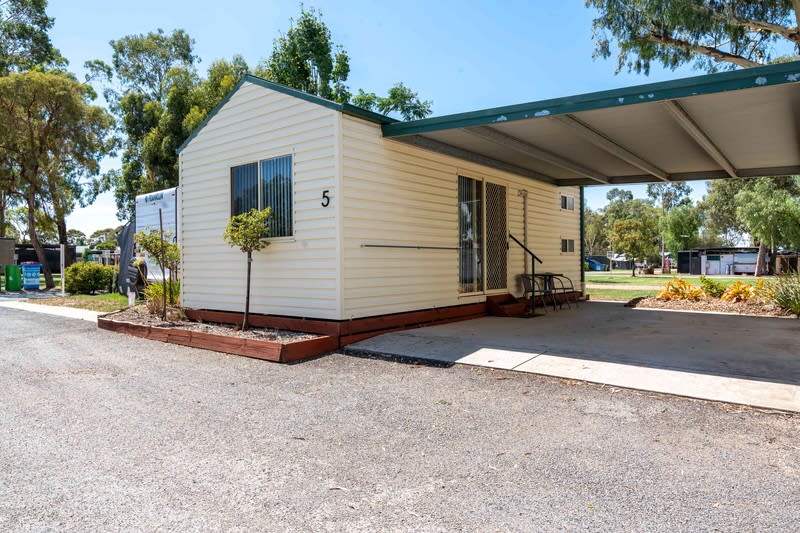 Strong Murray River Leasehold Tourist Park 
