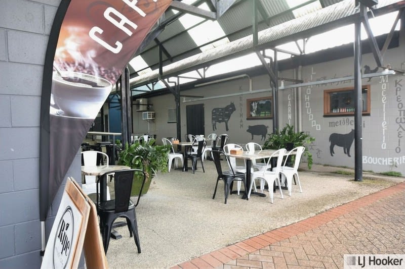 Thriving Café Business in the Heart of Town