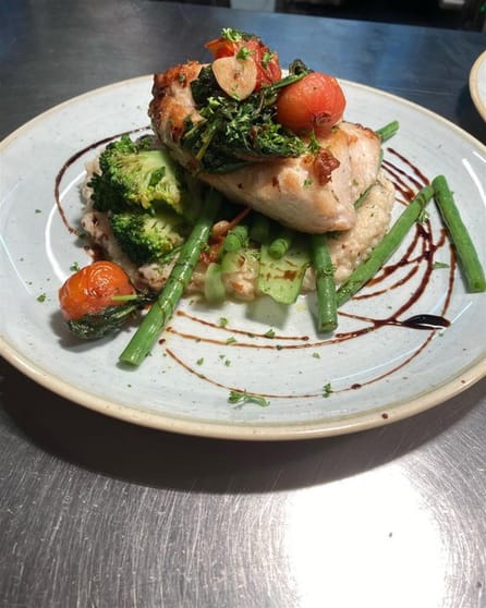 Restaurant & 3-Bed Residence North QLD - 5996