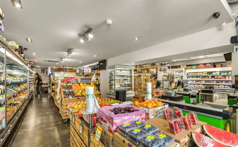Blue-chip Elwood Village Location | $1.4m+ Turnover | High-e