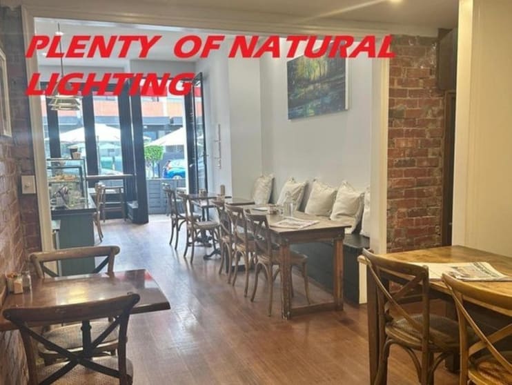 Beautiful Cafe/Restaurant that has it all. Beautiful Cafe/Restaurant that has it all.