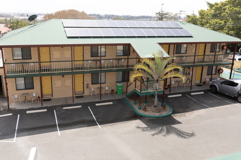 Central QLD Coastal Freehold Motel - 2917mf