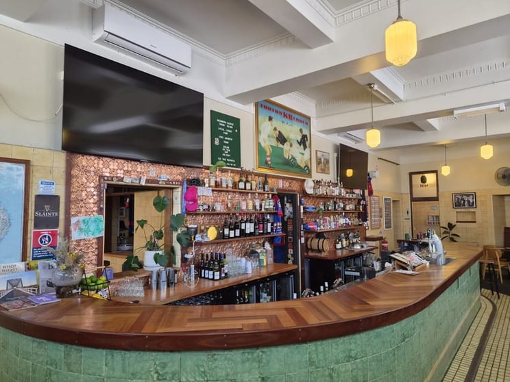 Leasehold Hotel for Sale - Metropolitan Hotel
Ground Level, 189 High Street, Maitland Leasehold Hotel for Sale - Metropolitan Hotel
Ground Level, 189 High Street, Maitland